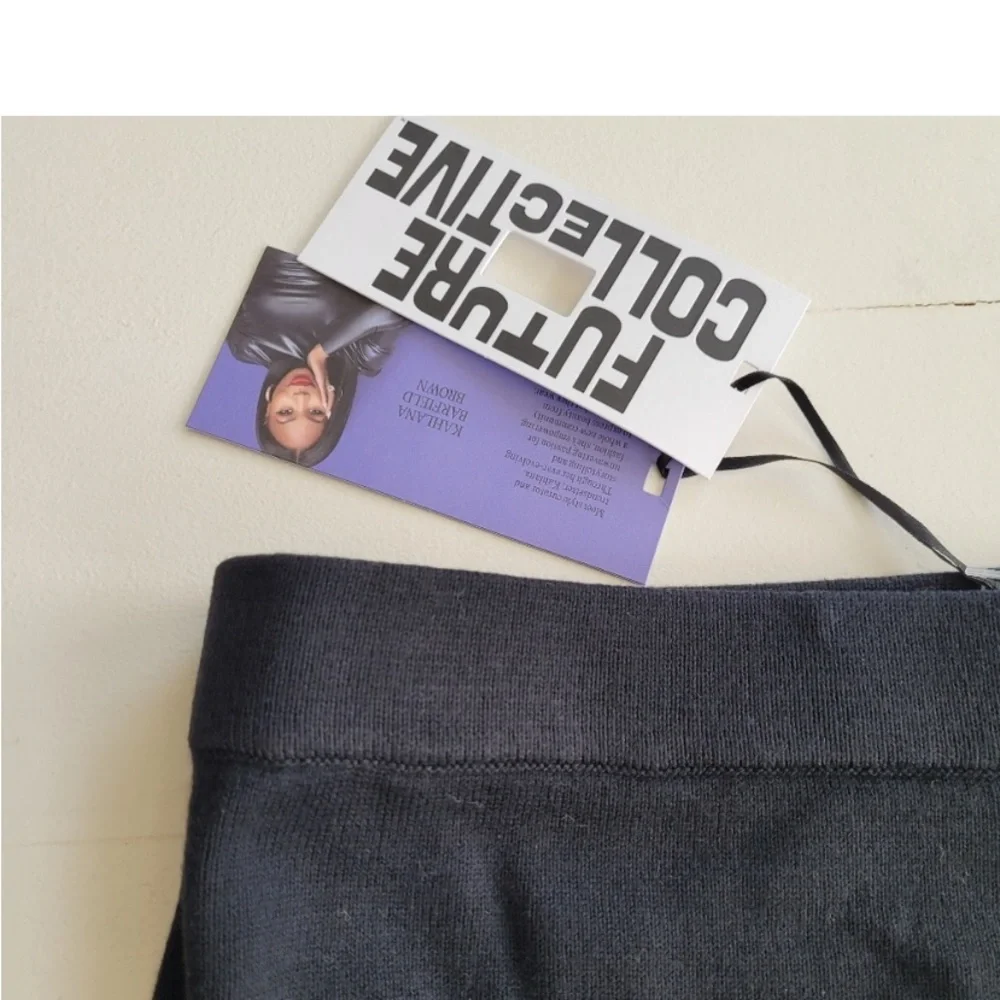NEW! Future Collective High-Waisted
Designer Pencil Skirt Kahlana Barfield Brown - Picture 5 of 10